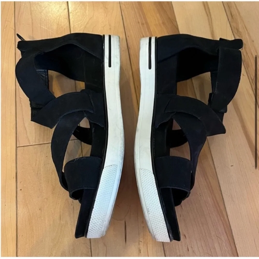 Eileen Fisher Skill Tumbled Nubuck Black Sneaker Sandals size ten (10)
